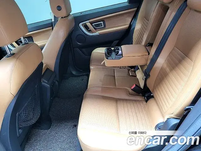 Land Rover Discovery Sport 2019 — ფოტო 7/17