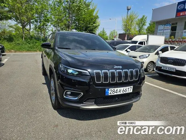 Jeep Cherokee 2022 — ფოტო 4/20