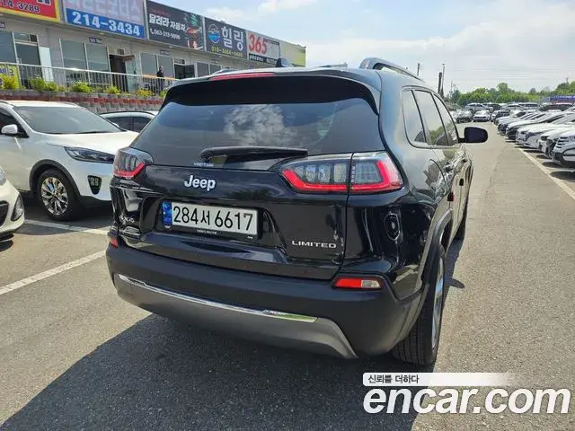 Jeep Cherokee 2022 — ფოტო 11/20