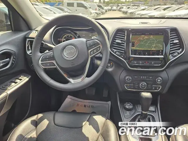 Jeep Cherokee 2022 — ფოტო 6/20
