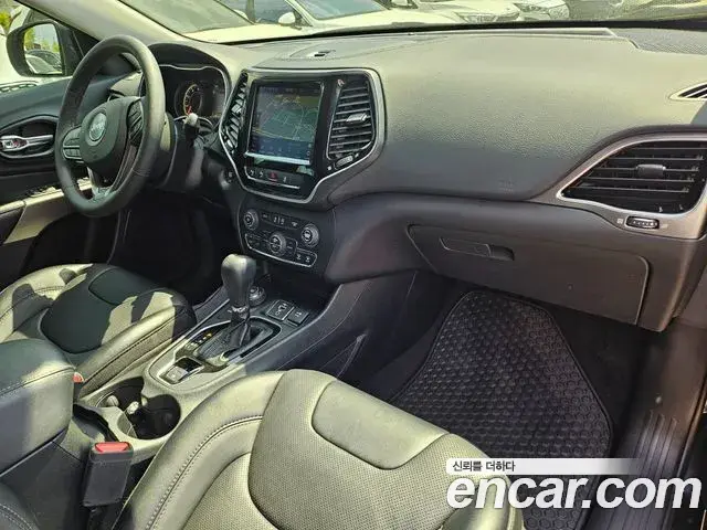Jeep Cherokee 2022 — ფოტო 3/20
