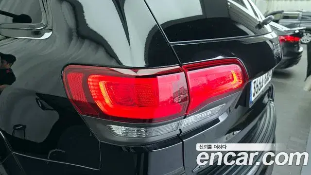 Jeep Grand Cherokee 2019 — Şəkil 5/32