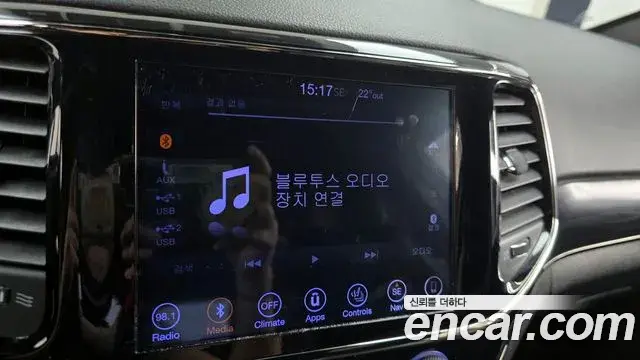 Jeep Grand Cherokee 2019 — Şəkil 25/32