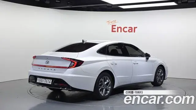 Hyundai Sonata Hybrid 2022 — ფოტო 7/20
