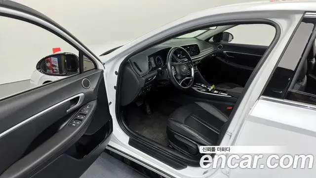 Hyundai Sonata Hybrid 2022 — ფოტო 20/20