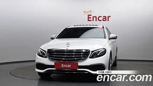 Mercedes-Benz E-Class 2020 — Photo 20/20