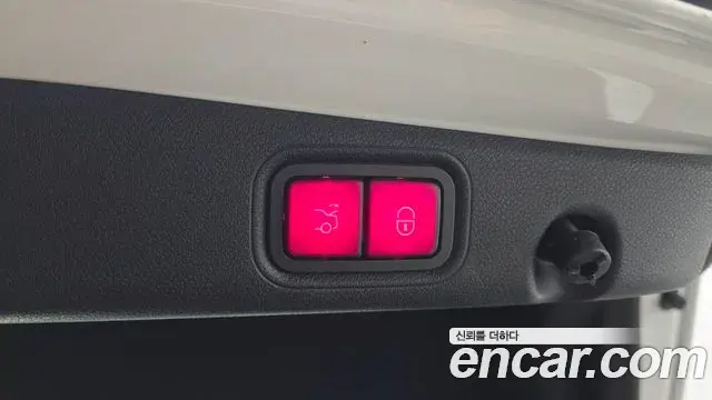 Mercedes-Benz E-Class 2020 — Photo 17/20