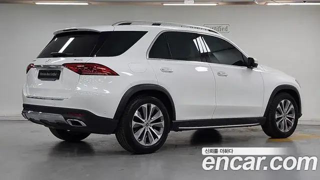 Mercedes-Benz GLE-Class 2023 — Photo 18/20