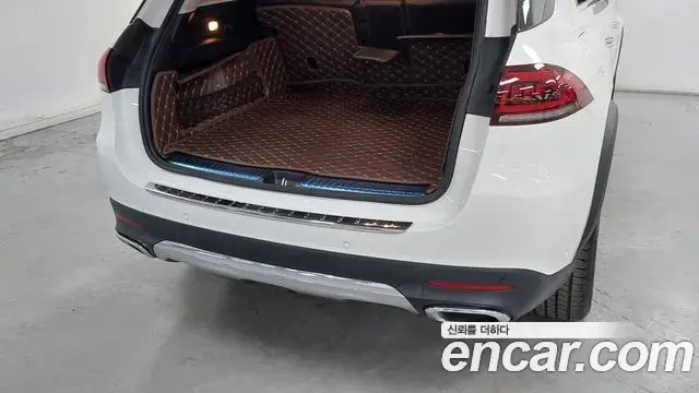 Mercedes-Benz GLE-Class 2023 — Photo 16/20