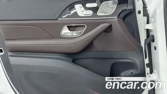 Mercedes-Benz GLE-Class 2023 — Photo 5/20