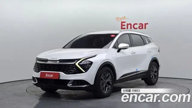 Kia Sportage 2022 — Фото 1/20
