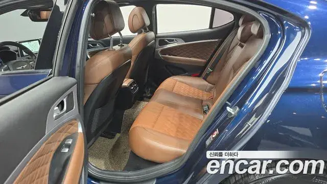Genesis G70 2019 — Photo 14/20