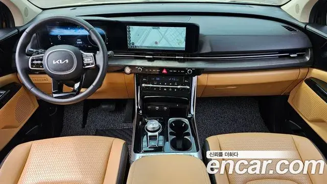 Kia Carnival 2023 — ფოტო 13/20