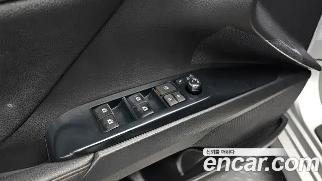 Toyota Camry 2018 — Şəkil 12/31