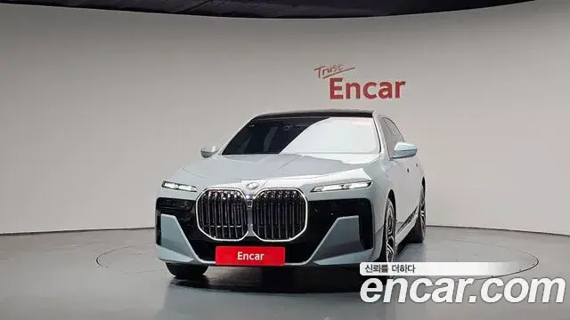 BMW 7 Series 2023 — ფოტო 12/40