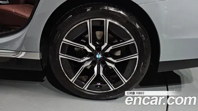 BMW 7 Series 2023 — ფოტო 25/40