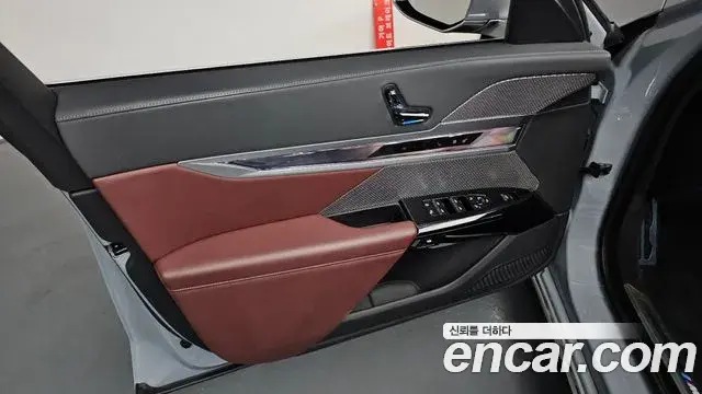 BMW 7 Series 2023 — ფოტო 33/40
