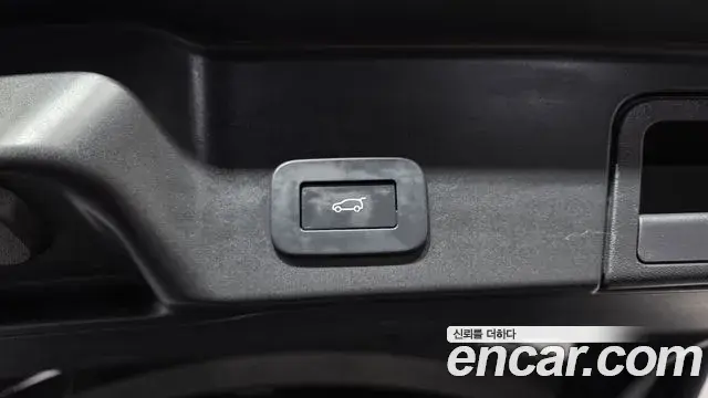 Land Rover Range Rover Evoque 2025 — Фото 19/20