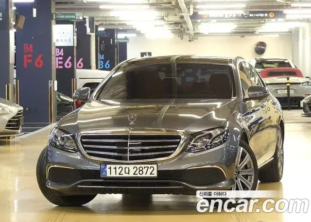 Mercedes-Benz E-Class 2019 — Photo 3/20