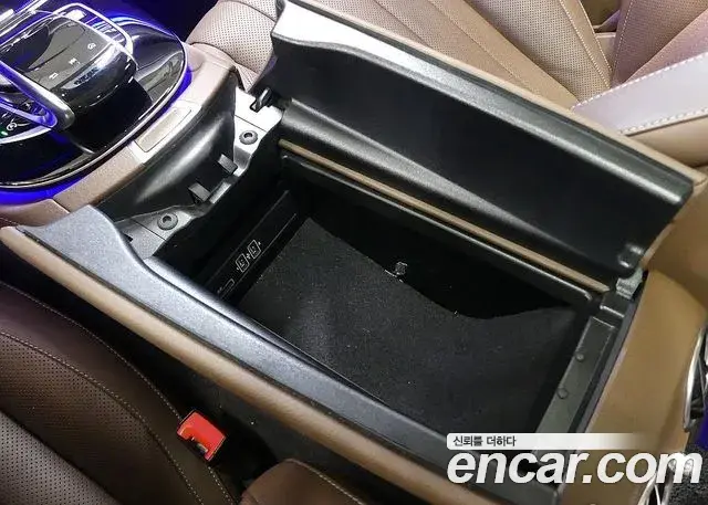 Mercedes-Benz E-Class 2019 — Photo 4/20