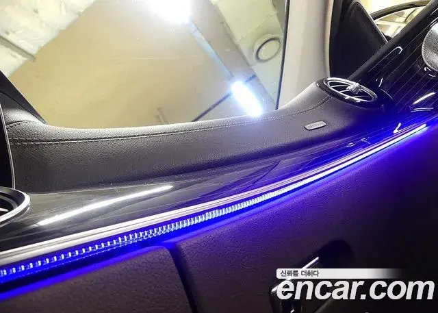 Mercedes-Benz E-Class 2019 — Photo 10/20