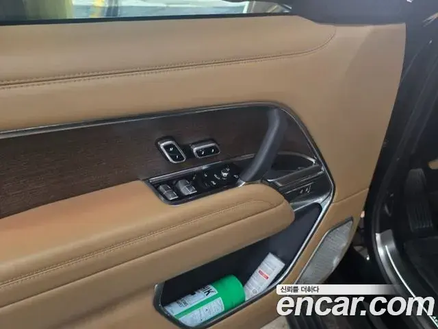 Land Rover Range Rover 2024 — Photo 15/20