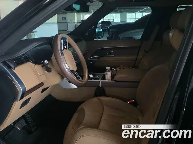 Land Rover Range Rover 2024 — Photo 13/20