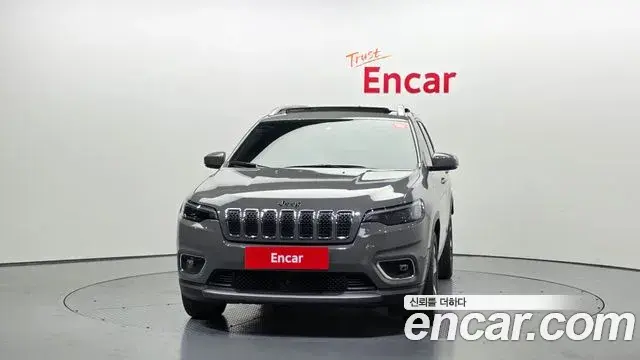 Jeep Cherokee 2021 — Şəkil 28/32