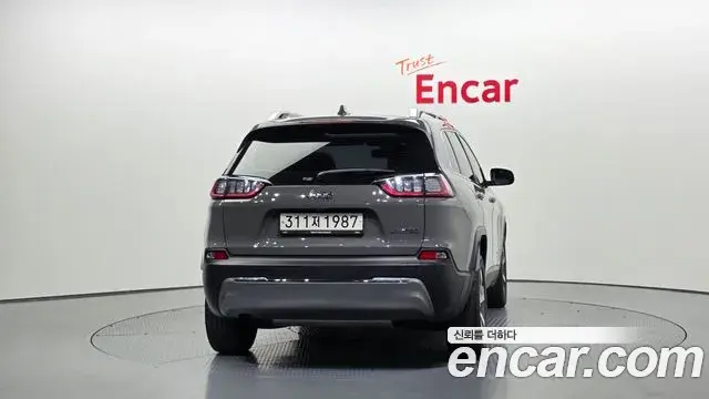 Jeep Cherokee 2021 — Şəkil 4/32