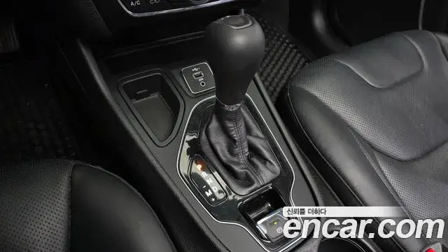 Jeep Cherokee 2021 — Şəkil 11/32