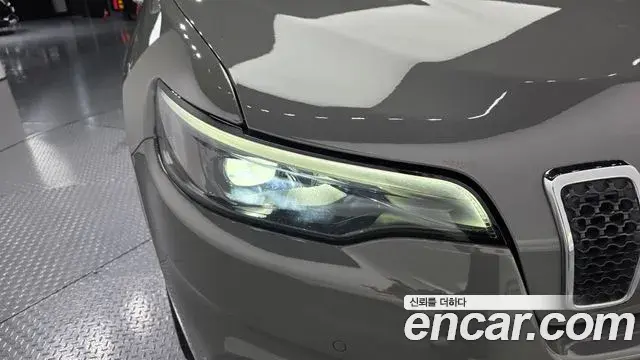 Jeep Cherokee 2021 — Şəkil 21/32