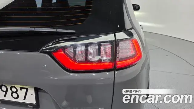 Jeep Cherokee 2021 — Şəkil 7/32