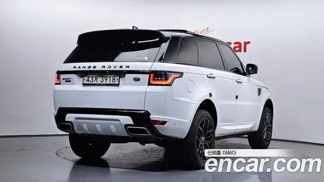 Land Rover Range Rover Sport 2018 — Photo 26/36