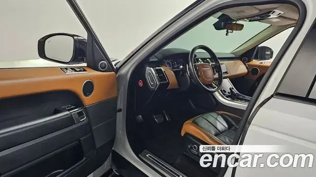 Land Rover Range Rover Sport 2018 — Photo 17/36