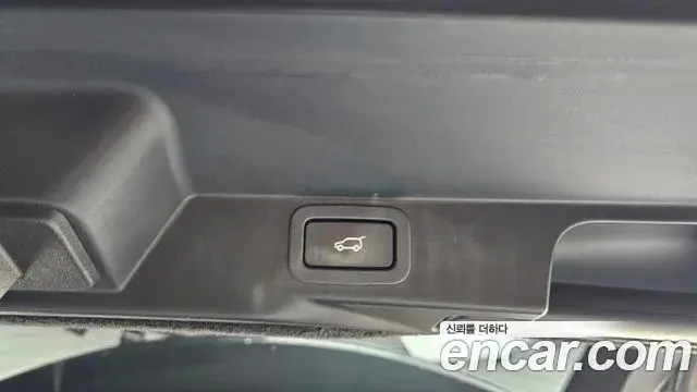 Land Rover Range Rover Sport 2018 — Photo 30/36