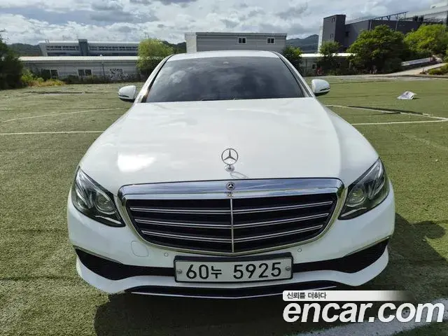 Mercedes-Benz E-Class 2019 — Şəkil 11/20