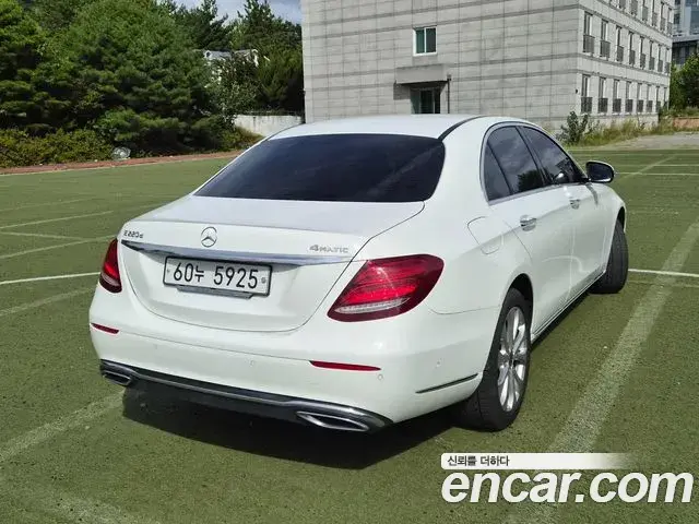 Mercedes-Benz E-Class 2019 — Şəkil 1/20
