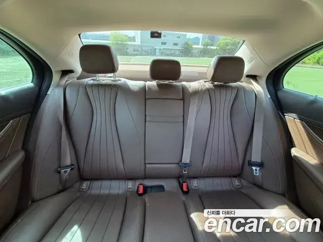 Mercedes-Benz E-Class 2019 — Şəkil 15/20
