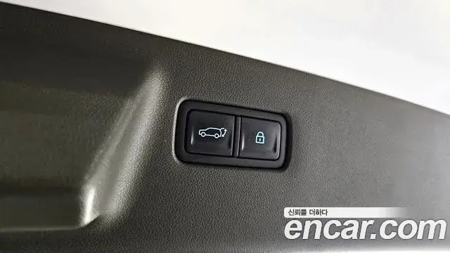 Hyundai Santa Fe 2023 — Şəkil 13/24