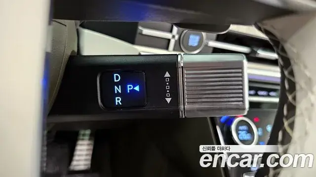 Hyundai Santa Fe 2023 — Şəkil 9/24