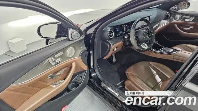 Mercedes-Benz E-Class 2021 — Фото 10/20