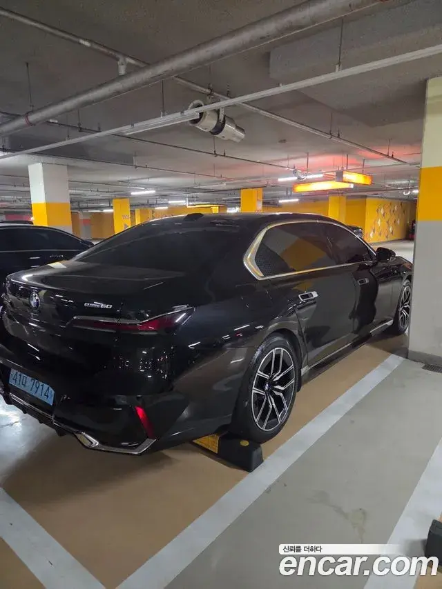 BMW i7 2024 — ფოტო 4/7