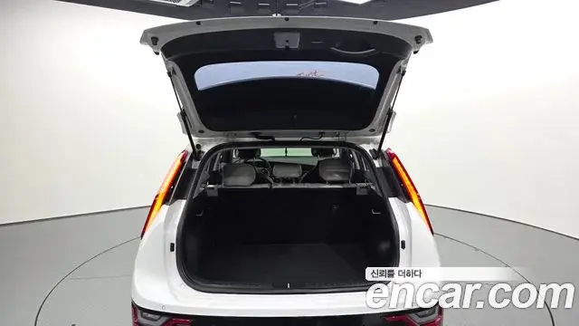 Kia Niro 2022 — Фото 20/20