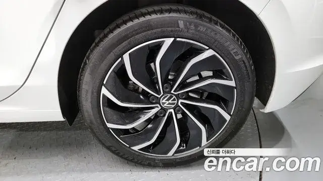 Volkswagen Golf 2024 — Şəkil 22/30