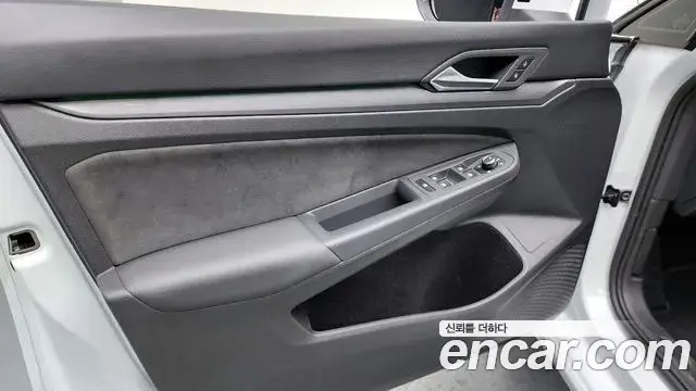 Volkswagen Golf 2024 — Şəkil 10/30