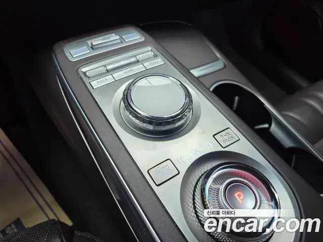 Genesis GV70 2021 — Şəkil 16/20
