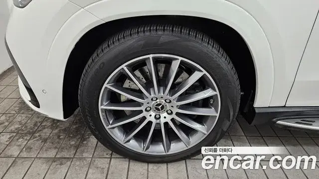 Mercedes-Benz GLE-Class 2025 — Фото 4/20