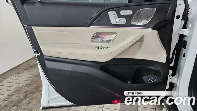 Mercedes-Benz GLE-Class 2025 — Фото 15/20