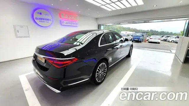 Mercedes-Benz S-Class 2021 — ფოტო 19/20