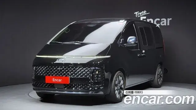 Hyundai Staria 2023 — Фото 1/20